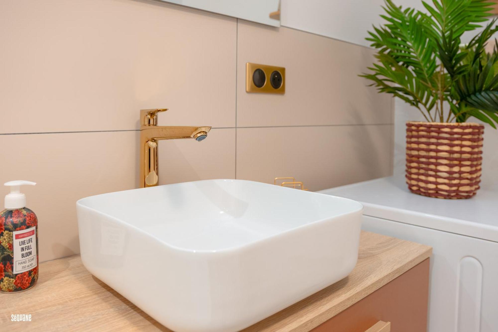 Baignoire Balneo Romantic Experience - L'Epoque Pontarlier Ngoại thất bức ảnh